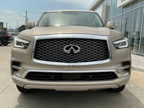 Used 2021 INFINITI QX80 Luxe w/ All-Season Package AWD/4WD image 8