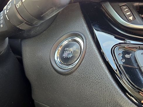 Used 2021 Toyota C-HR Limited FWD image 31