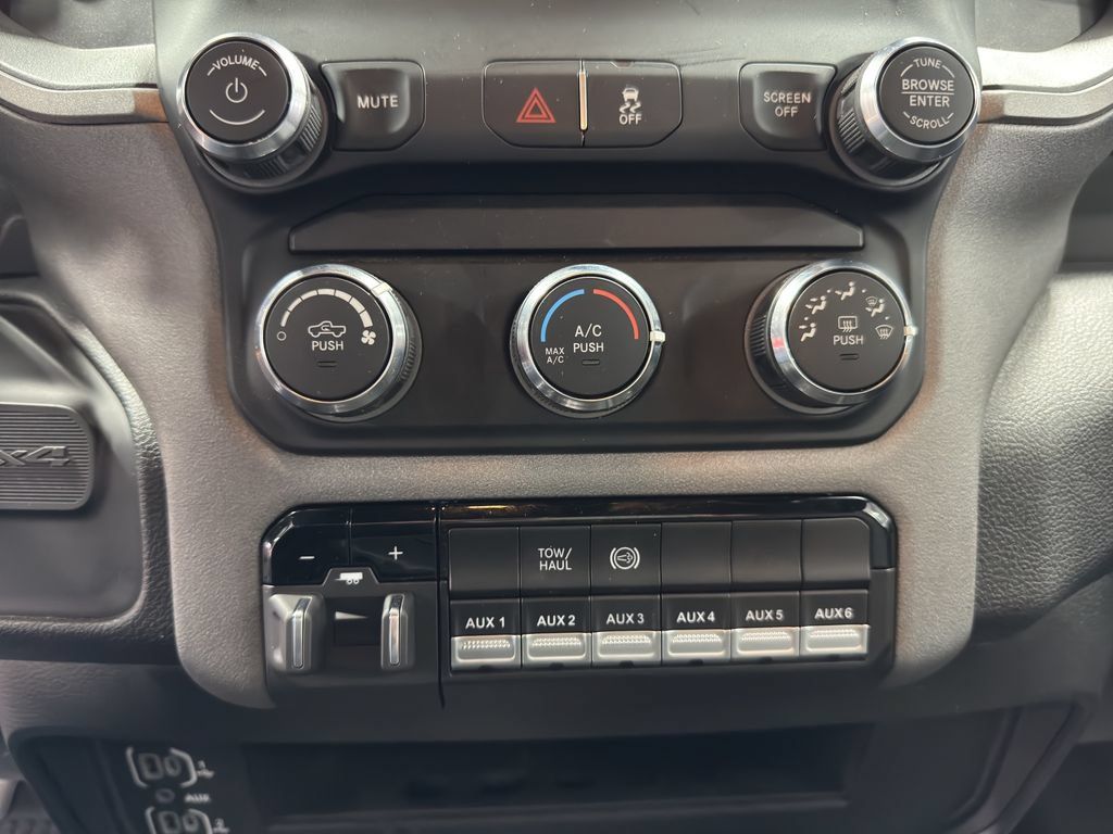 Used 2024 RAM 5500 Tradesman w/ Chrome Appearance Group AWD/4WD image 30