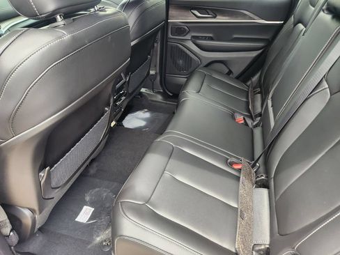 New 2026 Jeep Grand Cherokee Limited RWD image 20