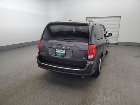 Used 2019 Dodge Grand Caravan SXT image 7