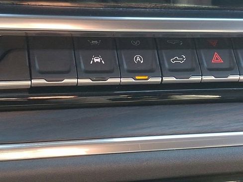 Certified 2025 GMC Sierra 1500 SLT image 27