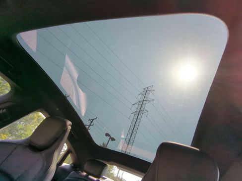 Used 2025 Porsche Taycan image 19