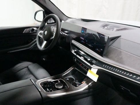 New 2027 BMW X7 xDrive40i w/ M Sport Package AWD/4WD image 6