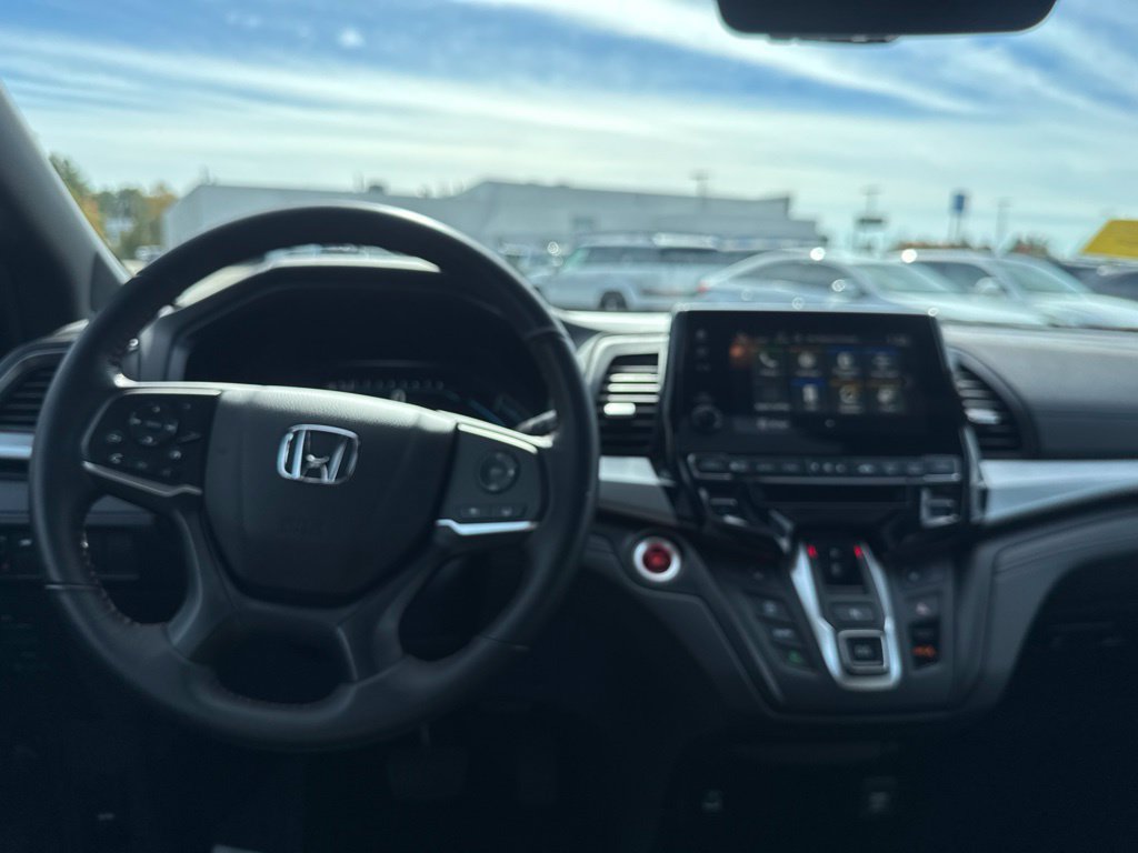 Used 2024 Honda Odyssey Sport image 32