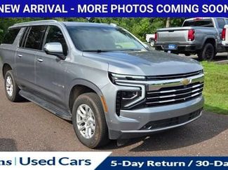 Used 2026 Chevrolet Suburban LT w/ Comfort Package AWD/4WD video 1