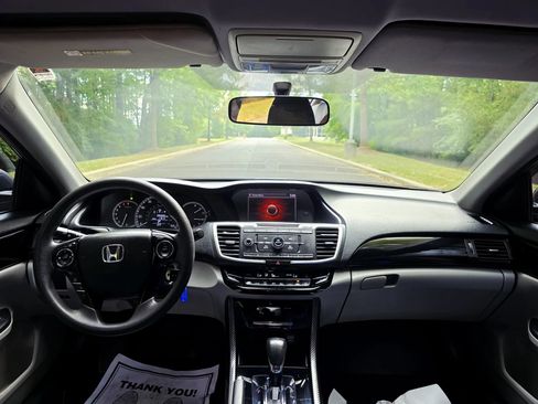 Used 2017 Honda Accord LX image 9