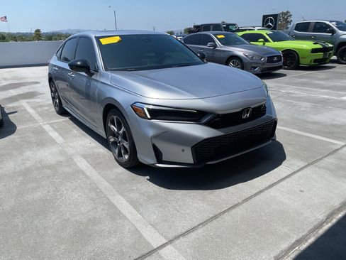 Used 2025 Honda Civic Sport image 2