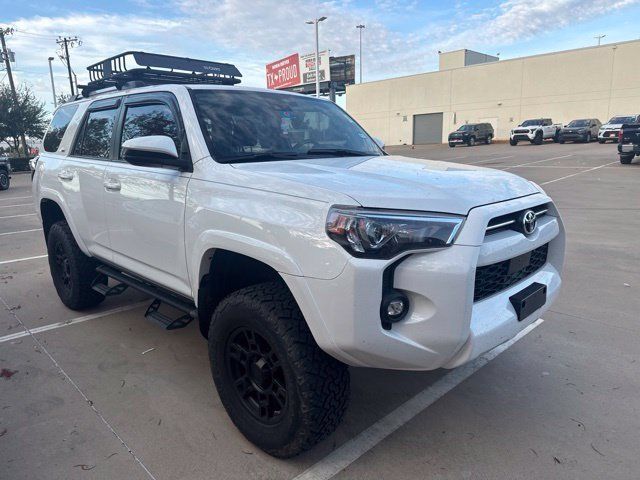Used 2021 Toyota 4Runner SR5 AWD/4WD image 2