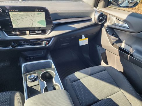 New 2026 Chevrolet Equinox LT AWD/4WD image 19