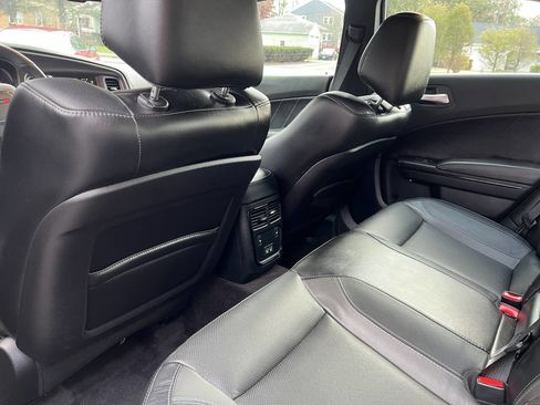 Used 2017 Dodge Charger SXT w/ AWD Plus Group image 11