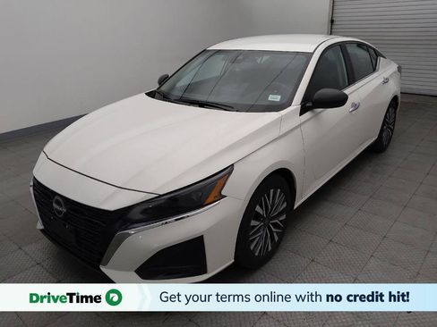 Used 2025 Nissan Altima 2.5 SV FWD image 1