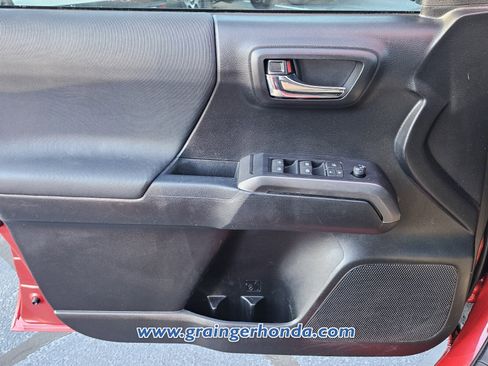 Used 2021 Toyota Tacoma TRD Sport image 23