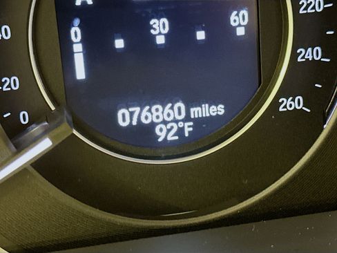 Used 2017 Honda Accord EX image 19