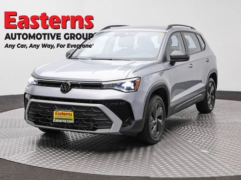 Used 2025 Volkswagen Taos S FWD image 1