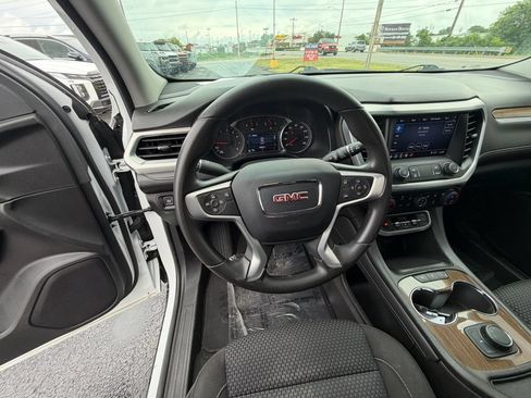 Used 2023 GMC Acadia SLE FWD image 11