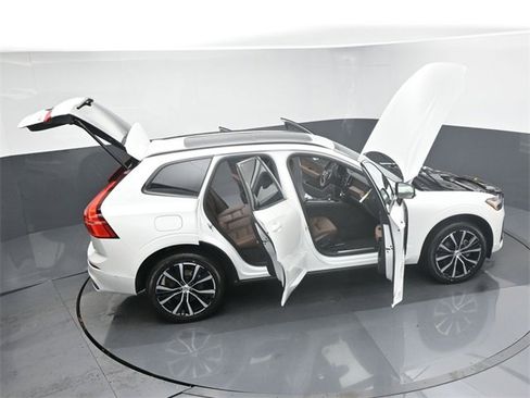 Used 2025 Volvo XC60 B5 Plus w/ Climate Package image 47