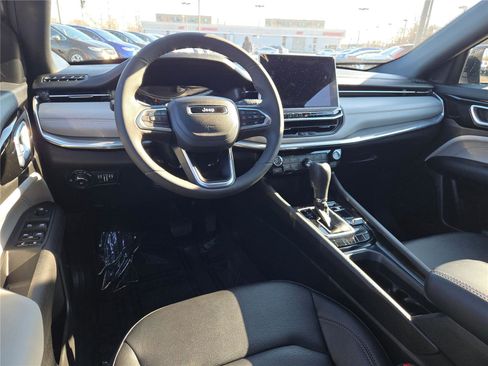 Used 2024 Jeep Compass Limited image 21
