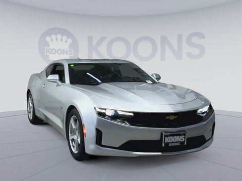 Used 2019 Chevrolet Camaro LT image 4