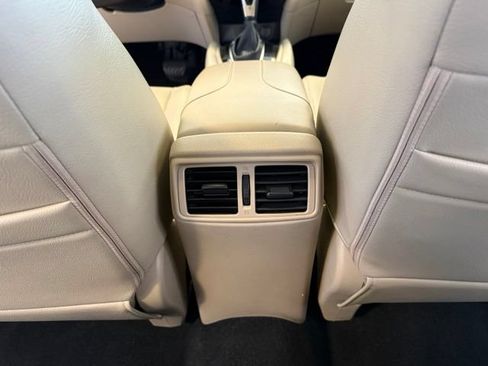 Used 2018 Nissan Rogue SV w/ Sun & Sound Touring Package AWD/4WD image 25