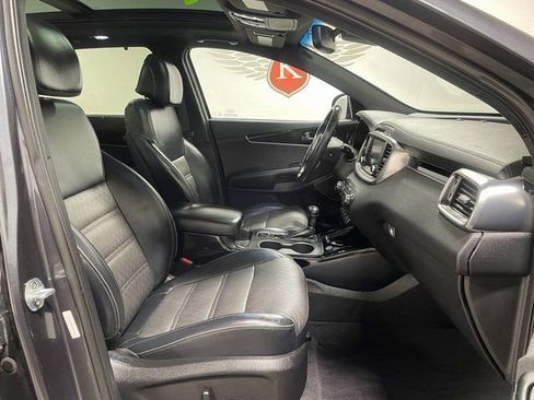Used 2017 Kia Sorento SX image 26