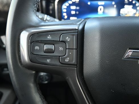 Used 2025 Chevrolet Silverado 2500 ZR2 w/ Technology Package image 19