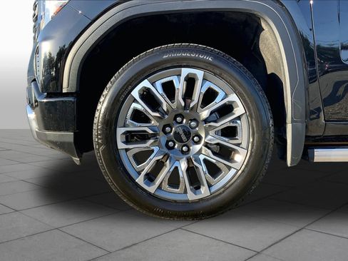 Used 2025 GMC Sierra 1500 Denali Ultimate AWD/4WD image 11