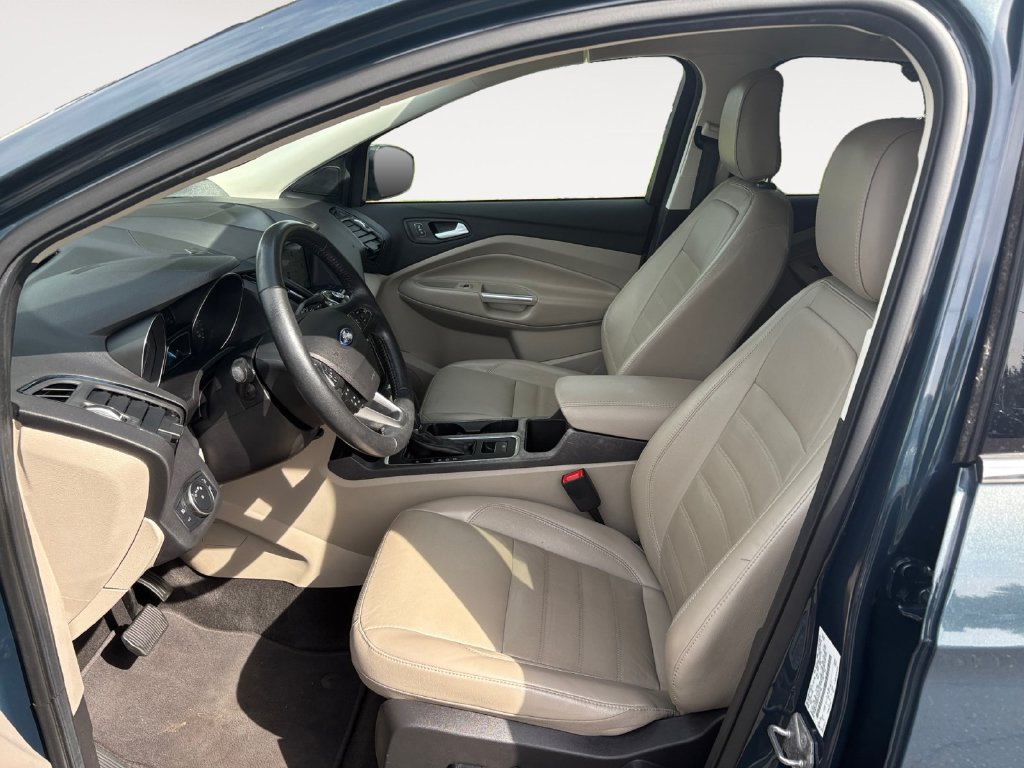 Used 2019 Ford Escape Titanium FWD image 11