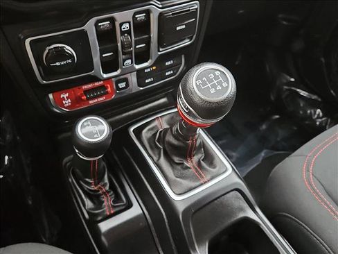 Used 2018 Jeep Wrangler Unlimited Rubicon AWD/4WD image 12