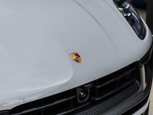 New 2026 Porsche Macan Turbo AWD/4WD image 22