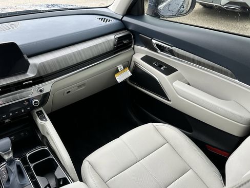 New 2025 Kia Telluride EX image 16