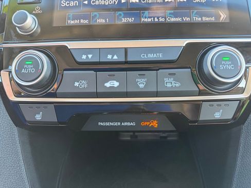 Used 2019 Honda Civic Touring image 21