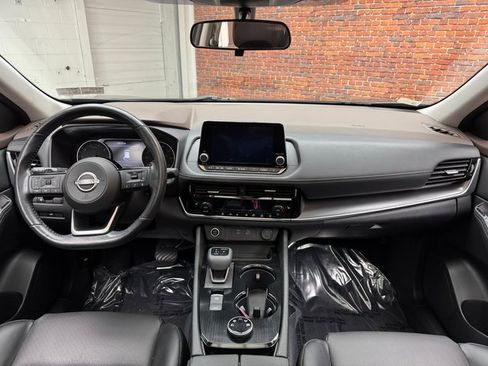 Used 2022 Nissan Rogue SV w/ SV Premium Package image 12