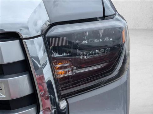 Used 2021 Toyota Tundra Limited w/ Limited Premium Package AWD/4WD image 12