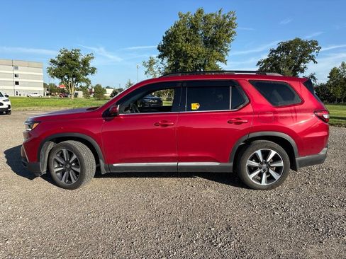 Used 2025 Honda Pilot Elite image 9