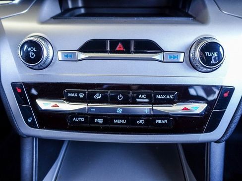 Used 2023 Ford Explorer XLT w/ Equipment Group 202A image 3