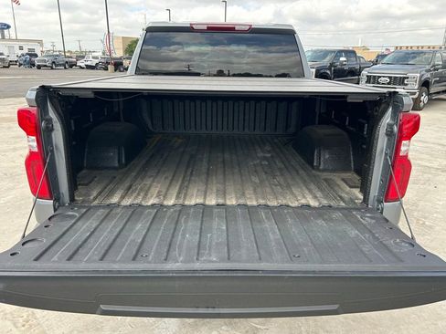Used 2022 Chevrolet Silverado 1500 RST w/ Z71 Off-Road Package AWD/4WD image 9