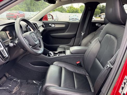 Certified 2023 Volvo XC40 B5 Plus w/ Driver Assist Package AWD/4WD image 9