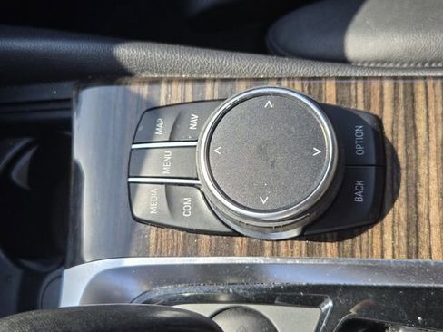 Used 2018 BMW 530e RWD image 26