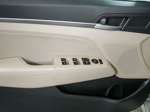 Used 2017 Hyundai Elantra Value Edition FWD image 6