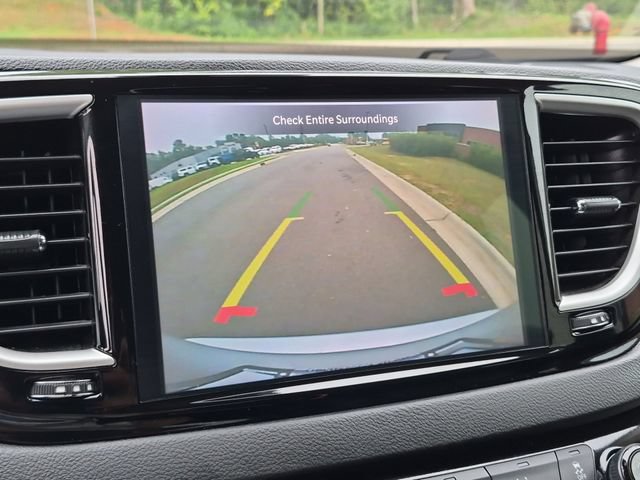 Used 2024 Chrysler Pacifica Touring-L FWD image 37