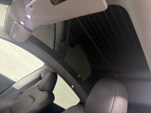 Used 2024 Tesla Model Y Long Range RWD image 10