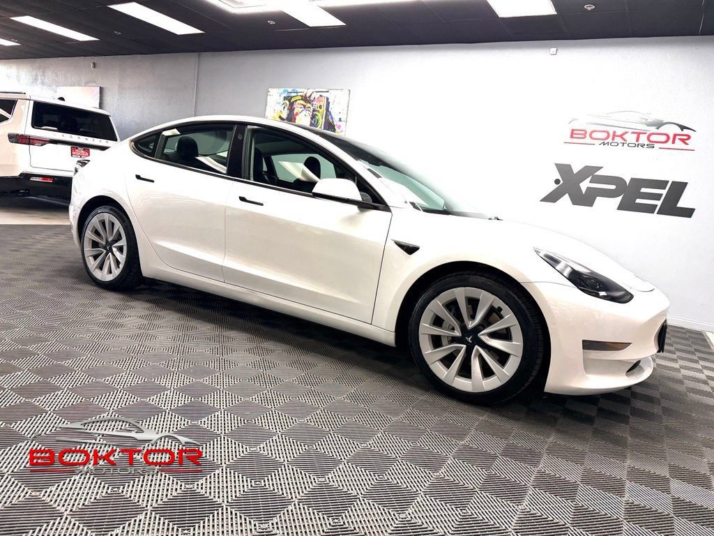 Used 2022 Tesla Model 3 RWD image 1