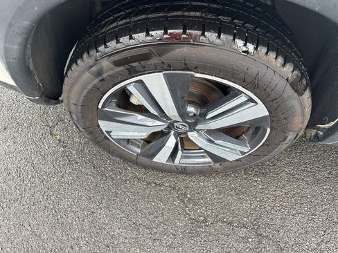 Used 2023 Nissan Rogue SL w/ SL Premium Package image 11