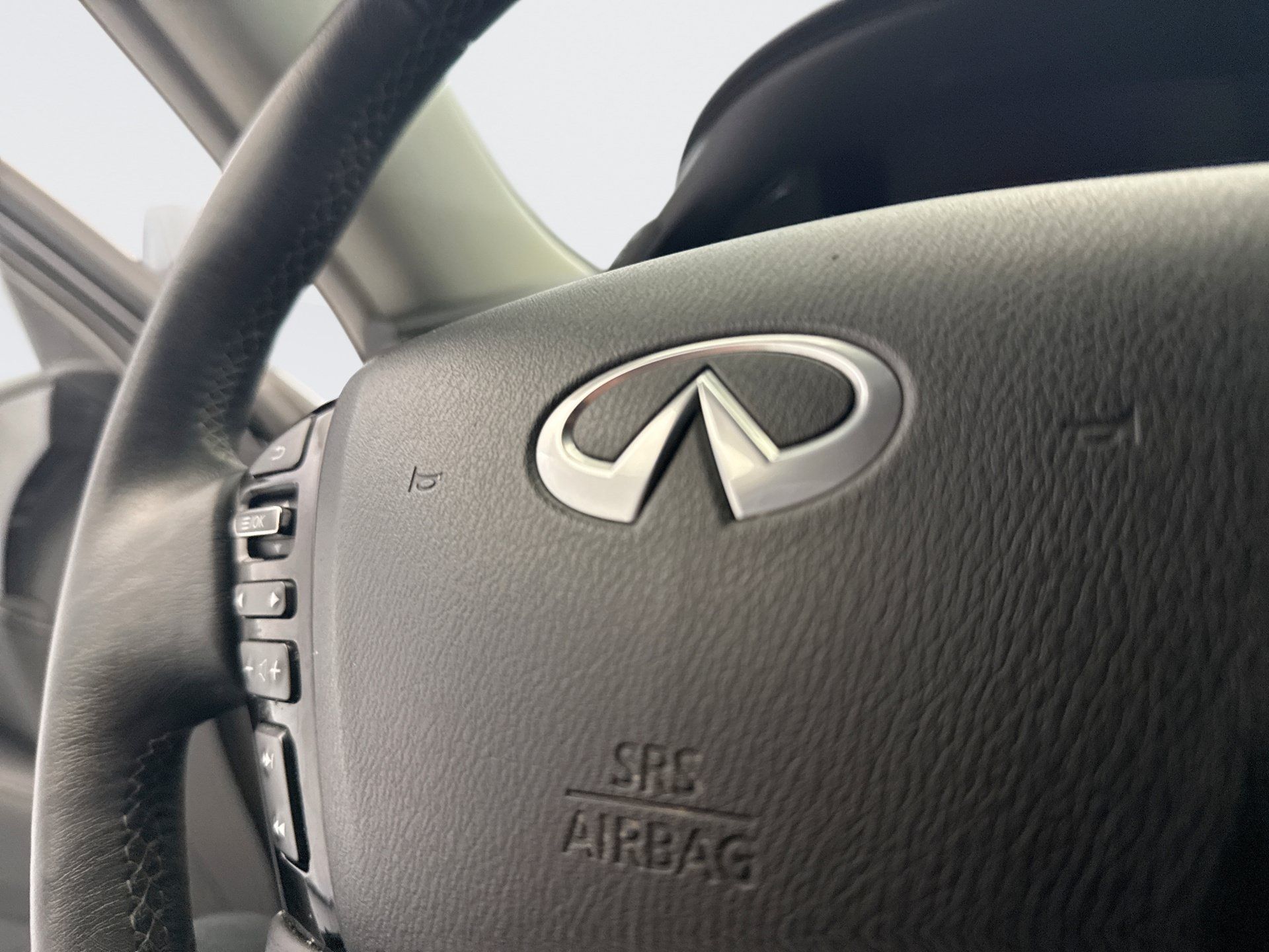 Used 2023 INFINITI QX80 Luxe w/ Cargo Package AWD/4WD image 18