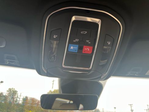 New 2025 Jeep Grand Cherokee Limited image 32