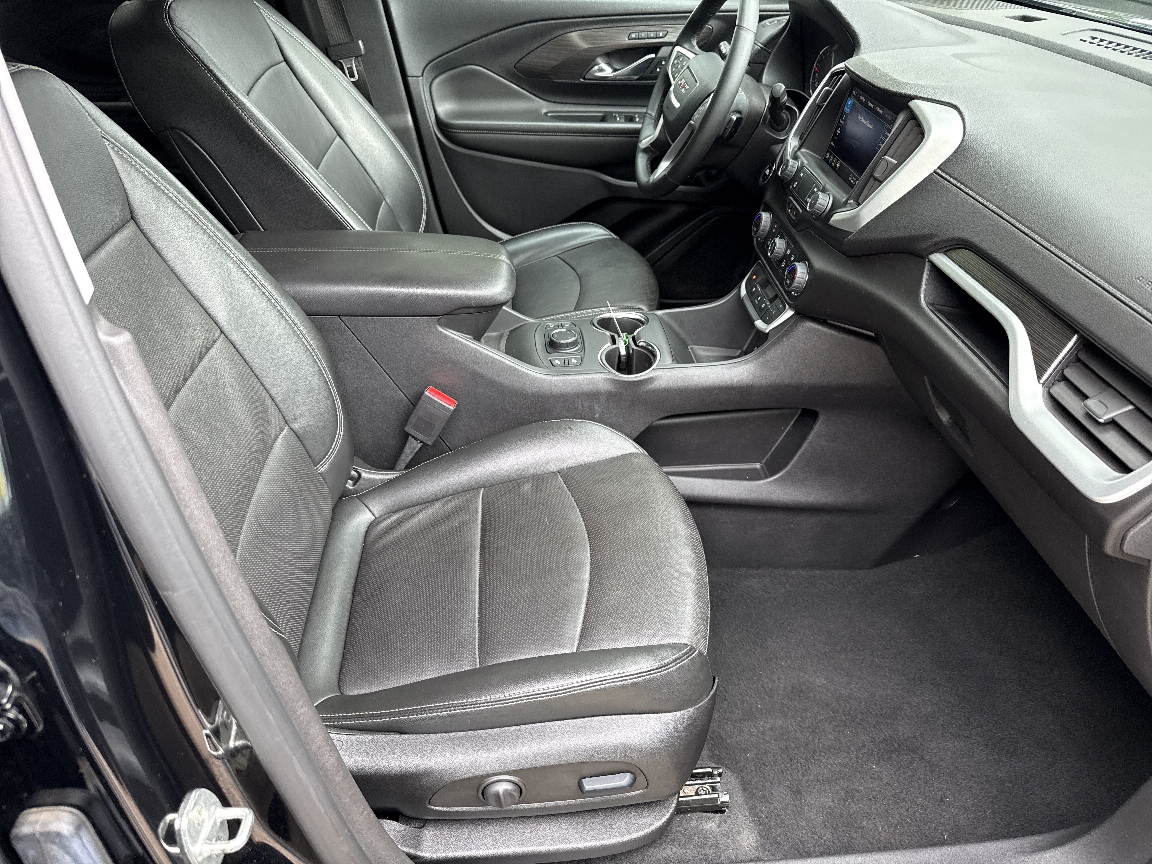 Used 2023 GMC Terrain SLT AWD/4WD image 13
