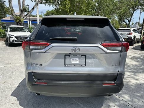 Used 2019 Toyota RAV4 XLE Premium FWD image 24
