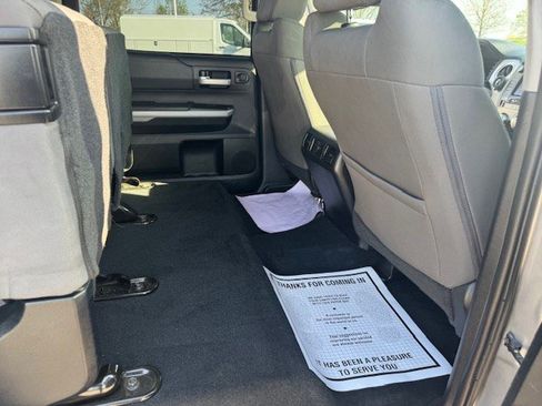 Used 2018 Toyota Tundra SR5 w/ SR5 Upgrade Package image 33