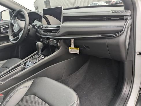 New 2026 Jeep Compass Latitude AWD/4WD image 9